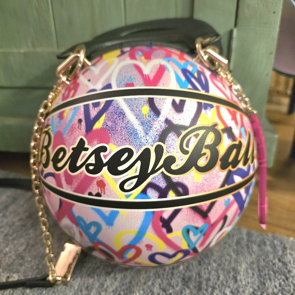 Betsey Johnson Handbags - Vintage Betsey Johnson Heart Graffiti Basketball Crossbody/Purse BAG NWT!